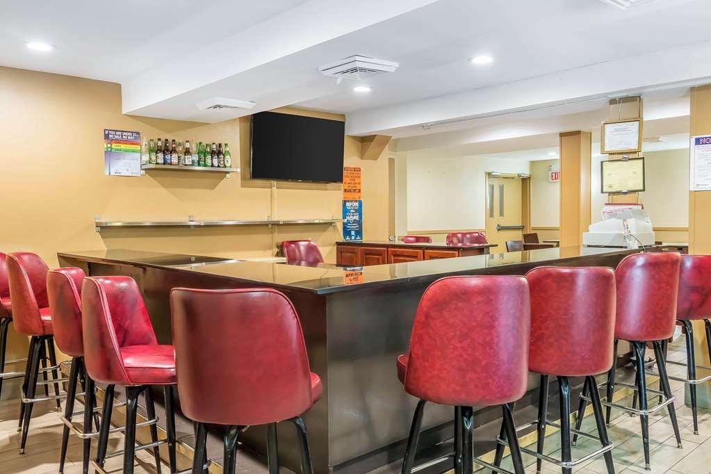 6 - Philadelphia Airport 2* Lester